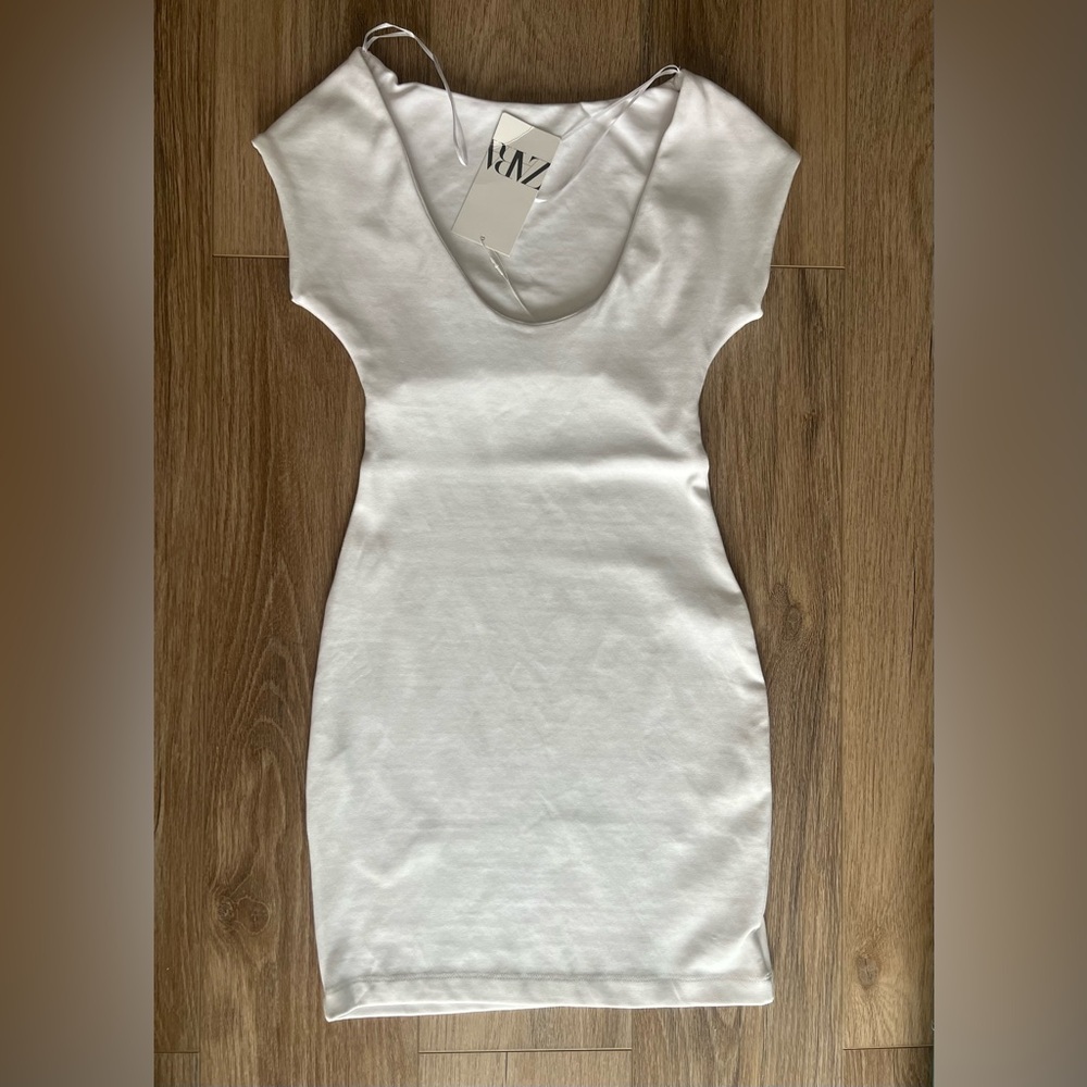 Zara white short dress with open back - Picture 6 of 8